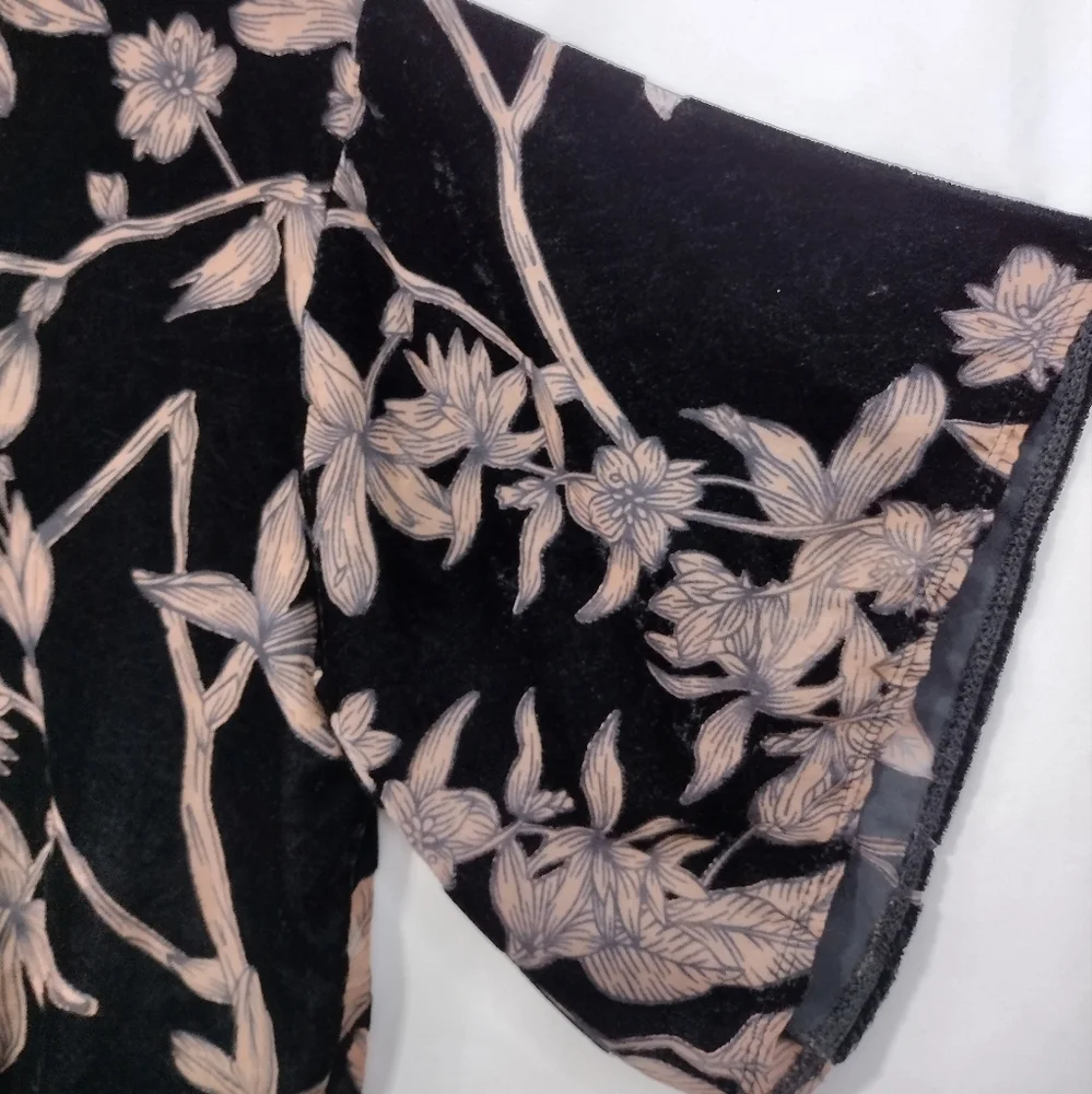 By Together Floral Front Tie Top Women's S Black Cream Cottagecore Retro 90s Y2K - Picture 4 of 9